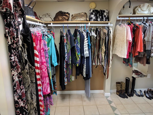 Thrift Store «Humane Society of St Lucie County Thrift Store», reviews and photos, 1001 W Midway Rd, Fort Pierce, FL 34982, USA