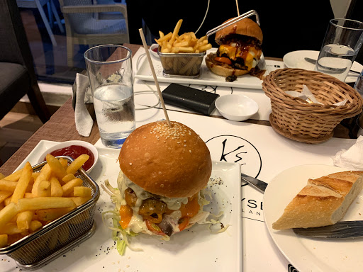 Eric Kayser - Victoria Island, 864 Bishop Aboyade Cole St, Victoria Island, Lagos, Nigeria, Hamburger Restaurant, state Lagos
