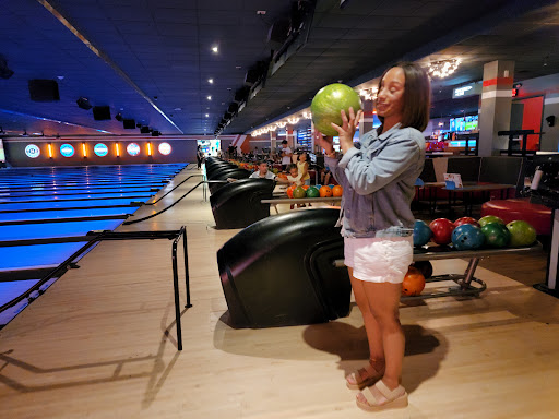 Bowling Alley «Bowlmor White Plains», reviews and photos, 47 Tarrytown Rd, White Plains, NY 10607, USA