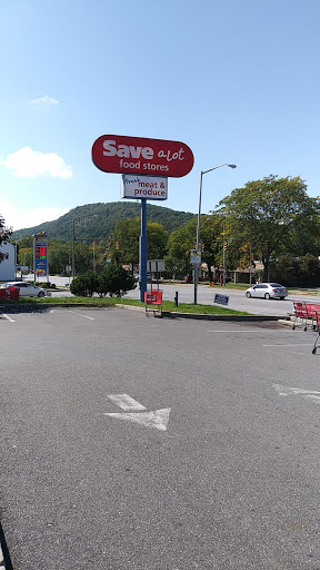 Grocery Store «Save-A-Lot», reviews and photos, 97 Lake St, Newburgh, NY 12550, USA