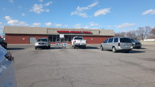 Hardware Store «Harbor Freight Tools», reviews and photos, 34900 Groesbeck Hwy, Charter Twp of Clinton, MI 48035, USA