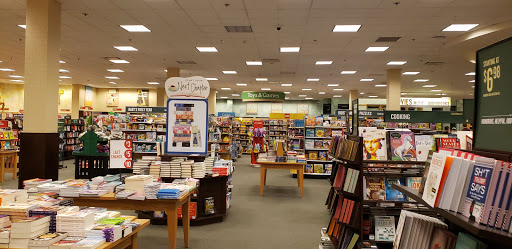 Book Store «Barnes & Noble», reviews and photos, 113 W County Center, Des Peres, MO 63131, USA