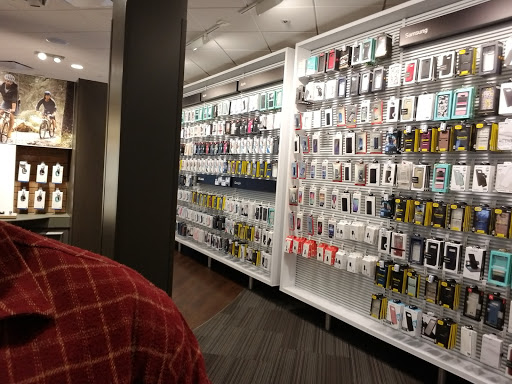 Cell Phone Store «Verizon», reviews and photos, 3251 20th Ave #270, San Francisco, CA 94132, USA