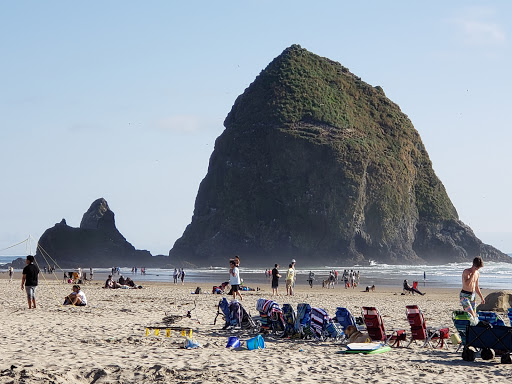 Grocery Store «Theresa Family Market», reviews and photos, 1170 S Hemlock St, Cannon Beach, OR 97110, USA