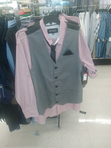 Discount Store «Kmart», reviews and photos, 241 Wooster Road North, Barberton, OH 44203, USA