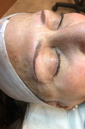 Hair Salon «Hollywood Hair Salon», reviews and photos, 693 Ling Rd, Rochester, NY 14612, USA