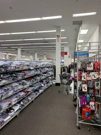 Clothing Store «Burlington Coat Factory», reviews and photos, 600 N Frederick Ave, Gaithersburg, MD 20877, USA