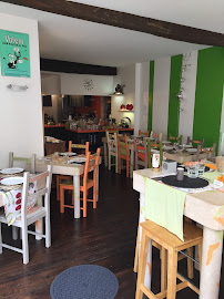 Atmosphère du Restaurant végétarien Carottes et Gingembre à Saint-Jean-d'Angély - n°1