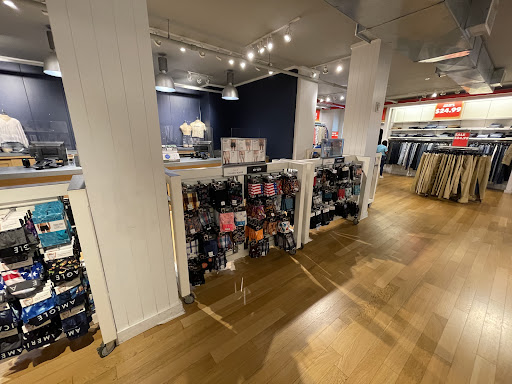 Clothing Store «AEO Factory & Aerie Store», reviews and photos, 442 Fulton St, Brooklyn, NY 11201, USA