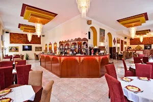Taj Mahal Indian Restaurant image