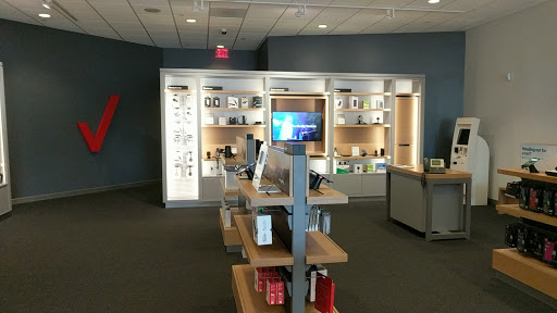Cell Phone Store «Verizon», reviews and photos, 2290 Bridgepointe Pkwy, San Mateo, CA 94404, USA