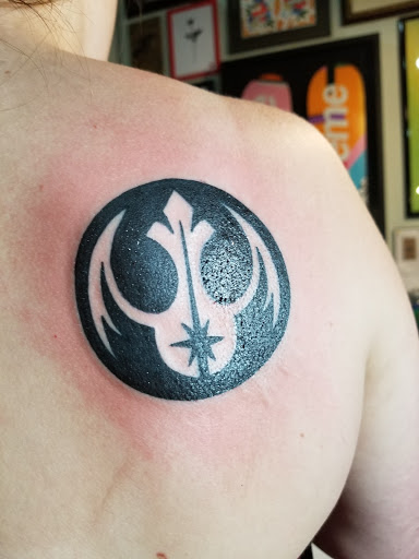 Tattoo Shop «Fallen Sparrow Tattoo Co», reviews and photos, 5049 W Irlo Bronson Memorial Hwy, Kissimmee, FL 34746, USA