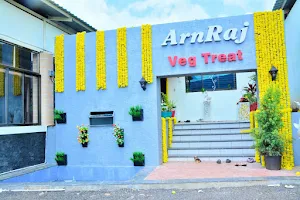 Hotel ArnRaj Veg Treat & Lawns image