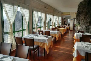 Restaurante La Cilla image