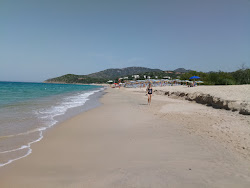 Kal'e Moru Beach'in fotoğrafı uçurumlarla desteklenmiş