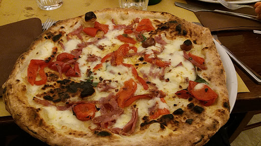 Ristorante Pizzeria Atratino in Gaeta, Provincia di Latina