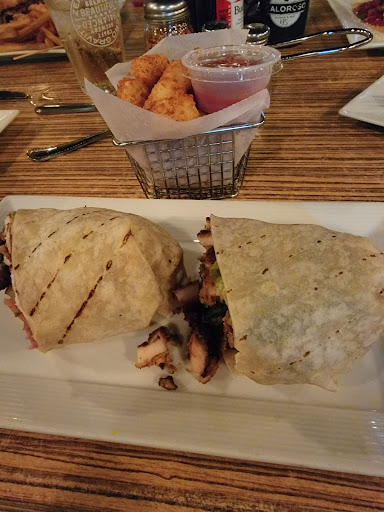 Pizza Restaurant «Caloroso Eatery & Bar», reviews and photos, 100 Center St, Shelton, CT 06484, USA