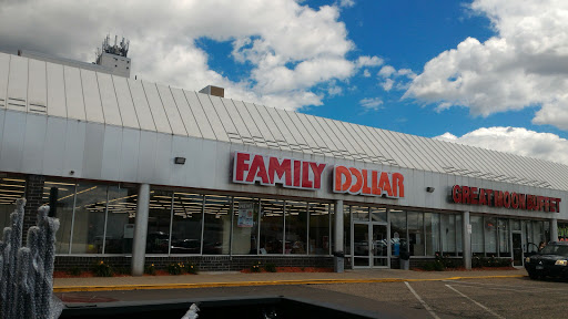 FAMILY DOLLAR, 4037 Central Ave NE, Columbia Heights, MN 55421, USA, 