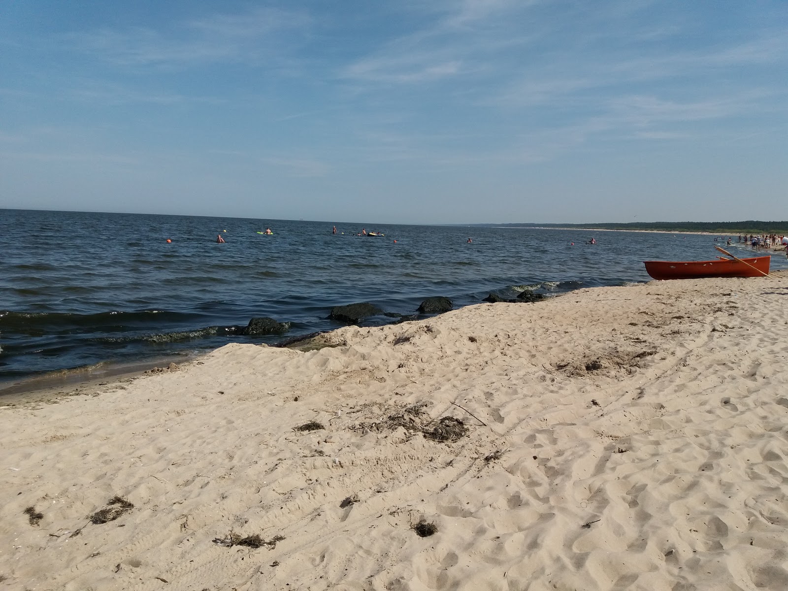 Foto de Mikoszewo Beach - lugar popular entre os apreciadores de relaxamento