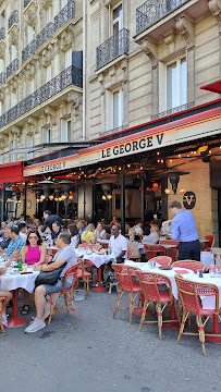 Atmosphère du Bistro Le George V à Paris - n°2