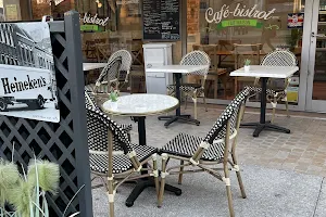 Auben Café image