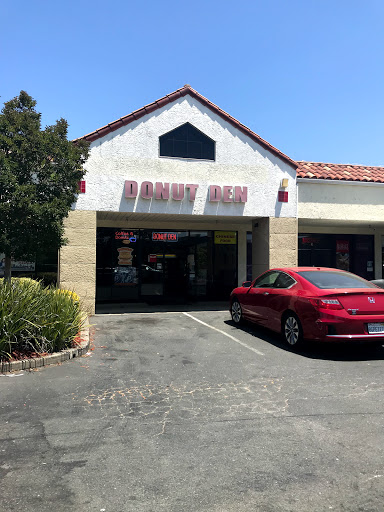 Donut Shop «Donut Den», reviews and photos, 1390 N McDowell Blvd J, Petaluma, CA 94954, USA