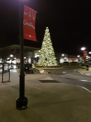 Movie Theater «Regal Cinemas North Hills», reviews and photos, 4150 Main at North Hills St, Raleigh, NC 27609, USA