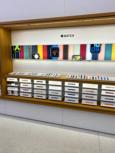 Computer Store «Apple Smith Haven», reviews and photos, 518 Smith Haven Mall, Lake Grove, NY 11755, USA