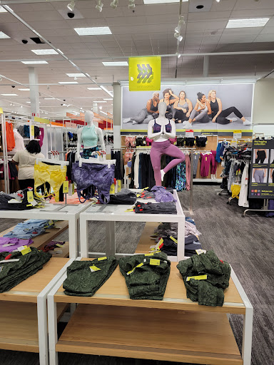 Shopping Mall «Gateway Center», reviews and photos, 501 Gateway Dr, Brooklyn, NY 11239, USA