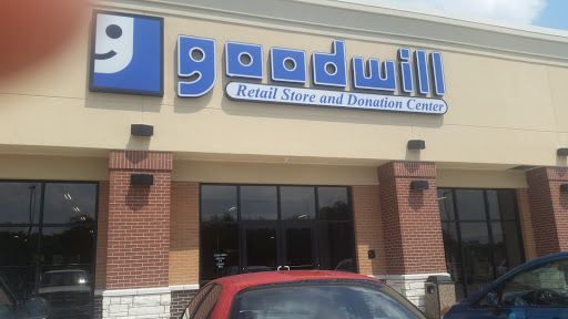 Thrift Store «Goodwill Retail Store of Springfield – Chestnut Crossing», reviews and photos, 425 S Western Ave, Springfield, MO 65802, USA