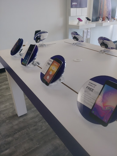 Cell Phone Store «MetroPCS Authorized Dealer», reviews and photos, 263 TX-337 Loop #400, New Braunfels, TX 78130, USA