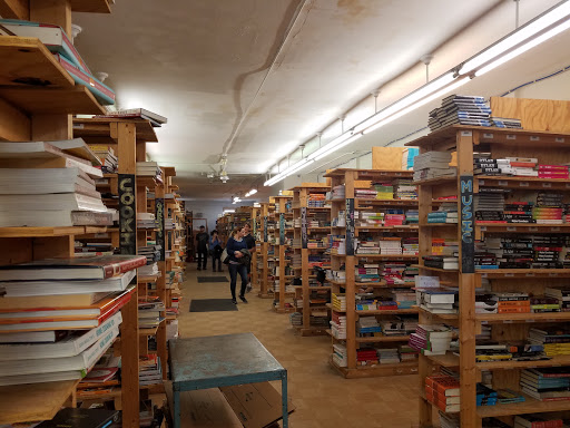 Book Store «Horizontal Books», reviews and photos, 1921 W 25th St, Cleveland, OH 44113, USA