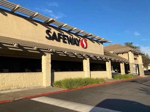 Grocery Store «Safeway», reviews and photos, 1115 Vine St, Healdsburg, CA 95448, USA