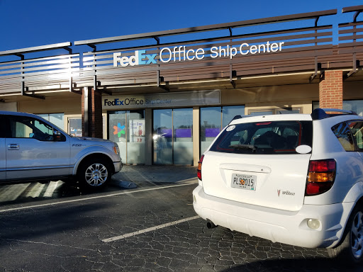 Shipping and Mailing Service «FedEx Office Ship Center», reviews and photos, 2200 Northlake Pkwy #160, Tucker, GA 30084, USA