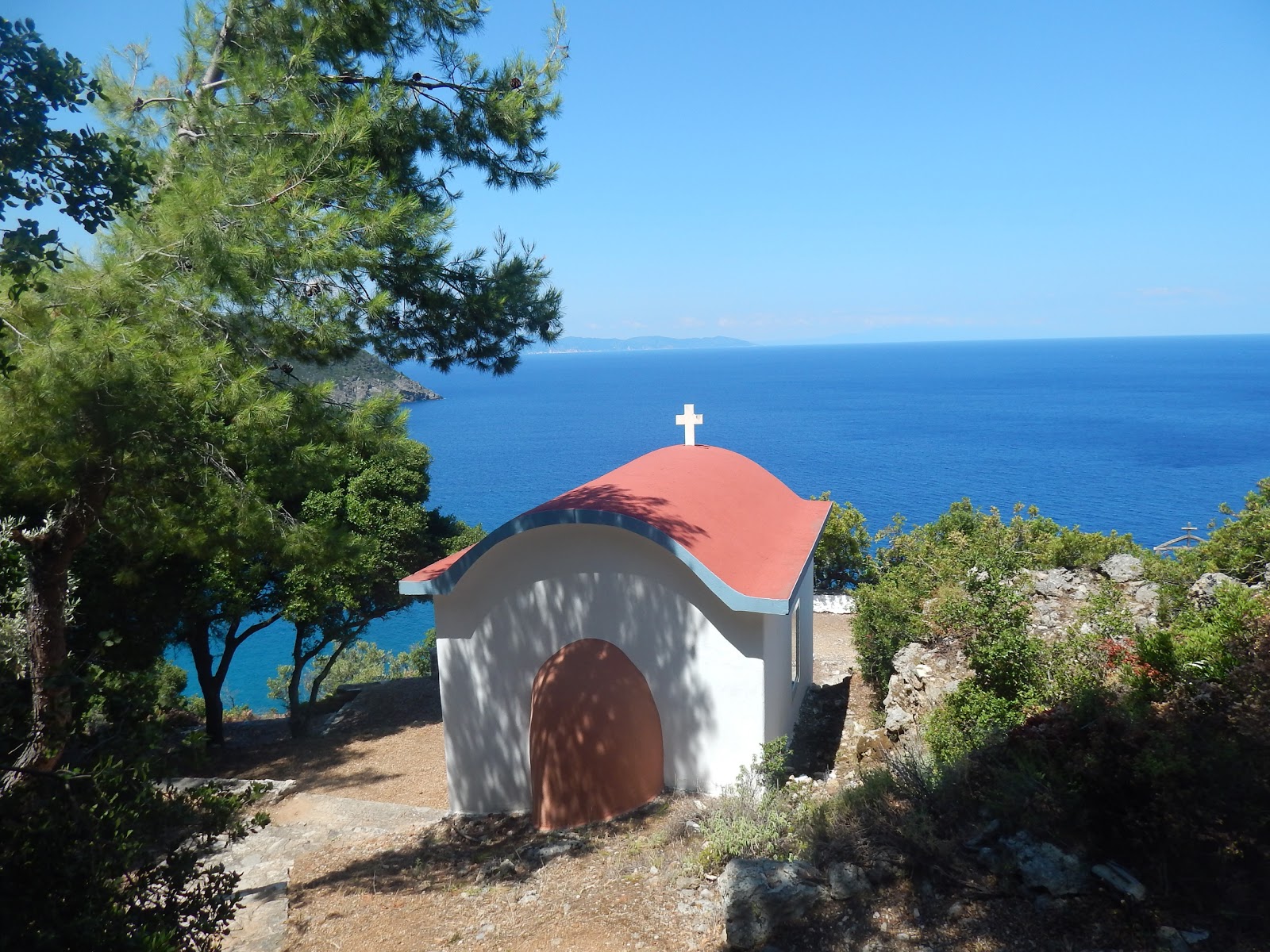 Foto di Ag. Anargyroi beach con micro baia