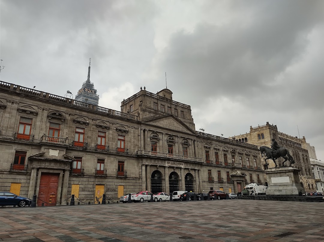 Plaza Manuel Tolsá