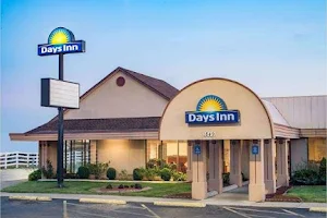 Days Inn by Wyndham Grove City Columbus South image