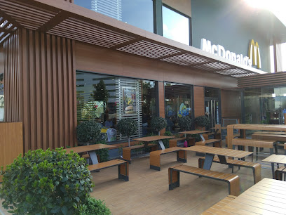 McDonald,s - Carretera Reial, N-340 | Nº 145, 08960 Sant Just Desvern, Barcelona, Spain