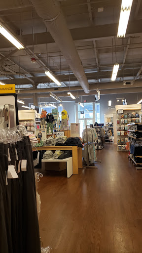 Clothing Store «Gap Outlet», reviews and photos, 640 Bergen Town Center, Paramus, NJ 07652, USA