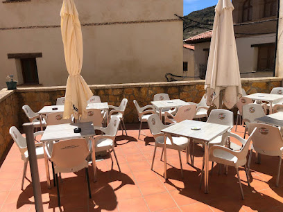 Hostal Restaurante La Fonda Villarluengo - Pl. Castel, 1, 44559 Villarluengo, Teruel, Spain