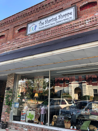 Thrift Store «The Sharing Shoppe», reviews and photos, 111 W Arch Ave, Searcy, AR 72143, USA