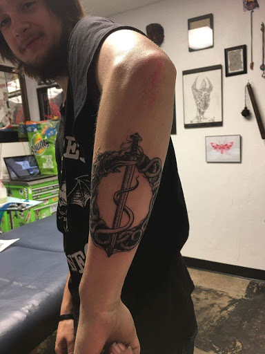 Tattoo Shop «Skin Addiction Tattoo Studio», reviews and photos, 7558 SE 15th St, Midwest City, OK 73110, USA