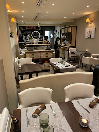Atmosphère du Restaurant de spécialités provençales Le Carillon à Goult - n°5