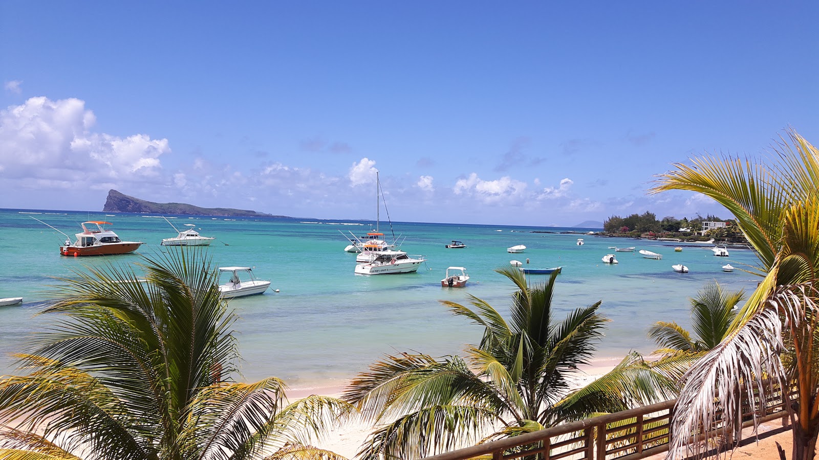 Foto af Bain Boeuf Beach med rummelig kyst