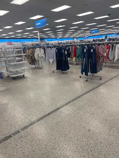 Clothing Store «Ross Dress for Less», reviews and photos, 3701 Truxel Rd, Sacramento, CA 95834, USA