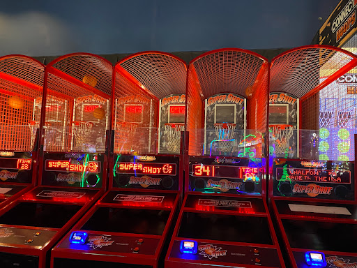 Sports Bar «Dave & Busters», reviews and photos