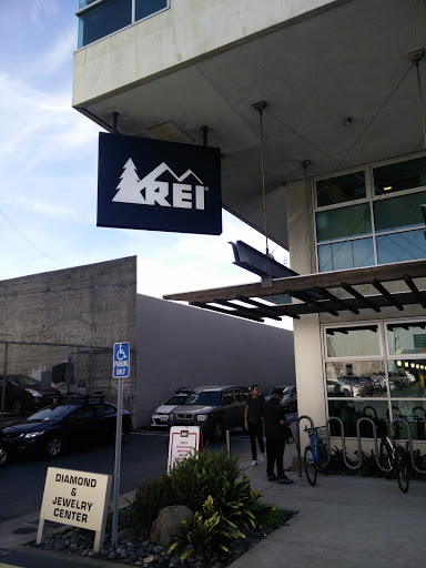Camping Store «REI», reviews and photos, 840 Brannan St, San Francisco, CA 94103, USA