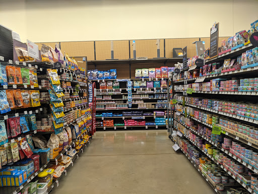 Pet Supply Store «Petco Animal Supplies», reviews and photos, 16710 Royalton Rd, Strongsville, OH 44136, USA