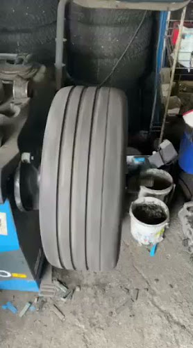 Отзиви за Център за гуми и ауспуси Автомания - Варна в Варна - магазин за гуми