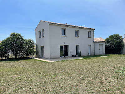 Jennifer Harivel IAD France - Immobilier Puilboreau et la Rochelle à Puilboreau